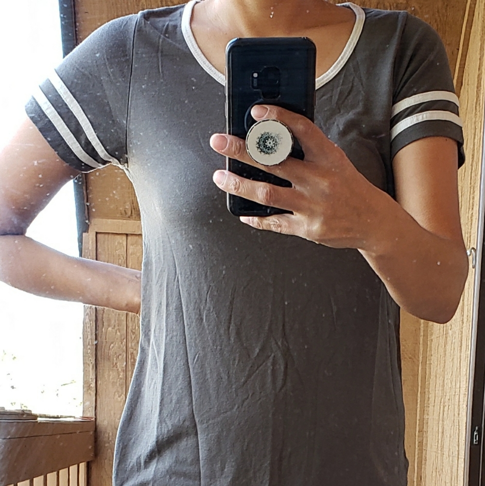 🌻🌻Lularoe classic t